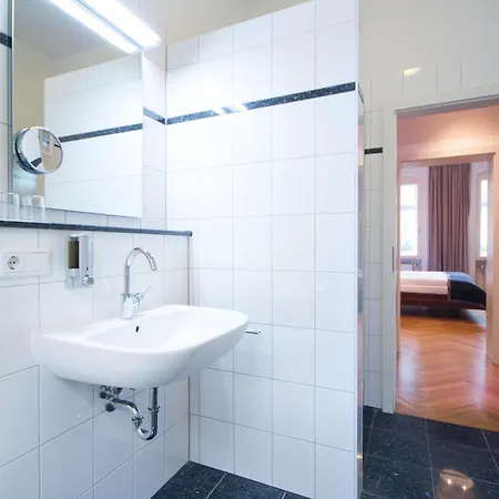 Qube Bergheim 4* היידלברג